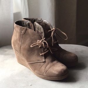 Suede boots